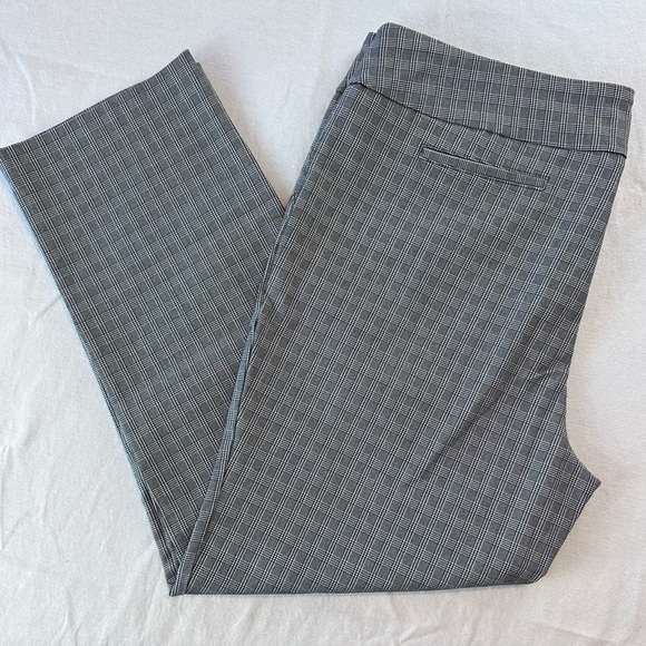 Hilary Radleyโ Glen Plaid Slim Fit Dress Pants - Womens 2X - Picture 2 of 12